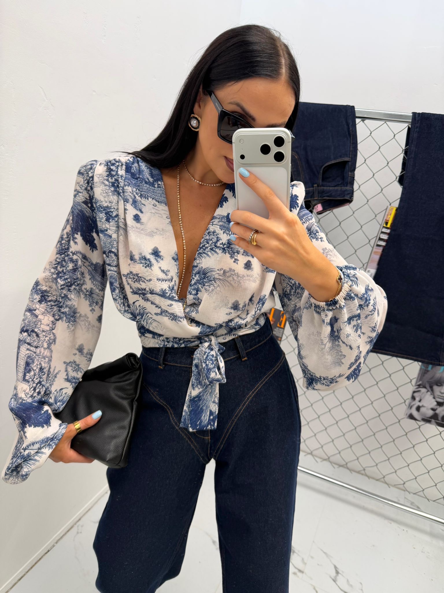 b0929747-1069-4f19-a4b7-2c023ffc1753