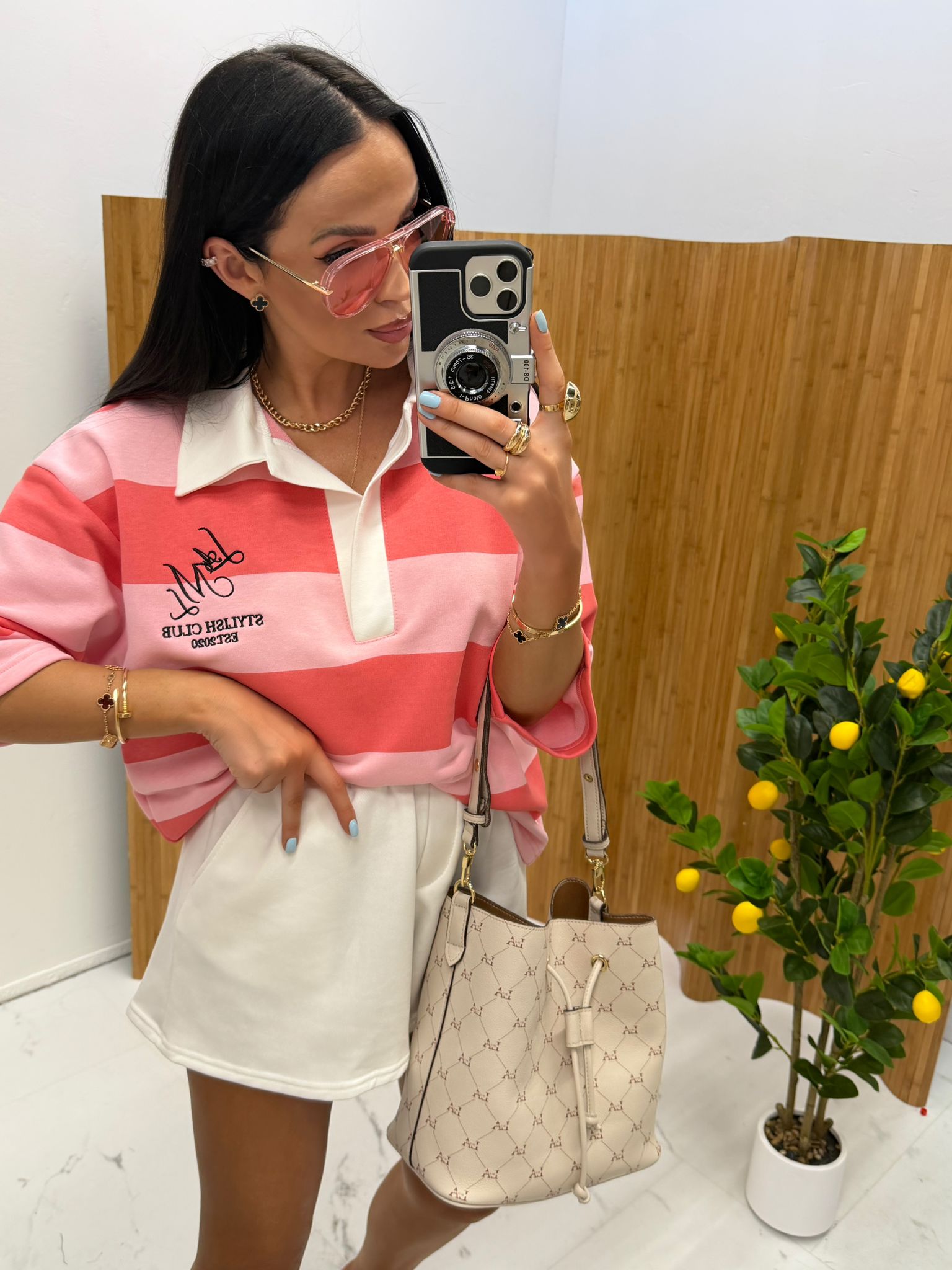 6c97f61b-414b-44c1-a3a6-28c61912146e