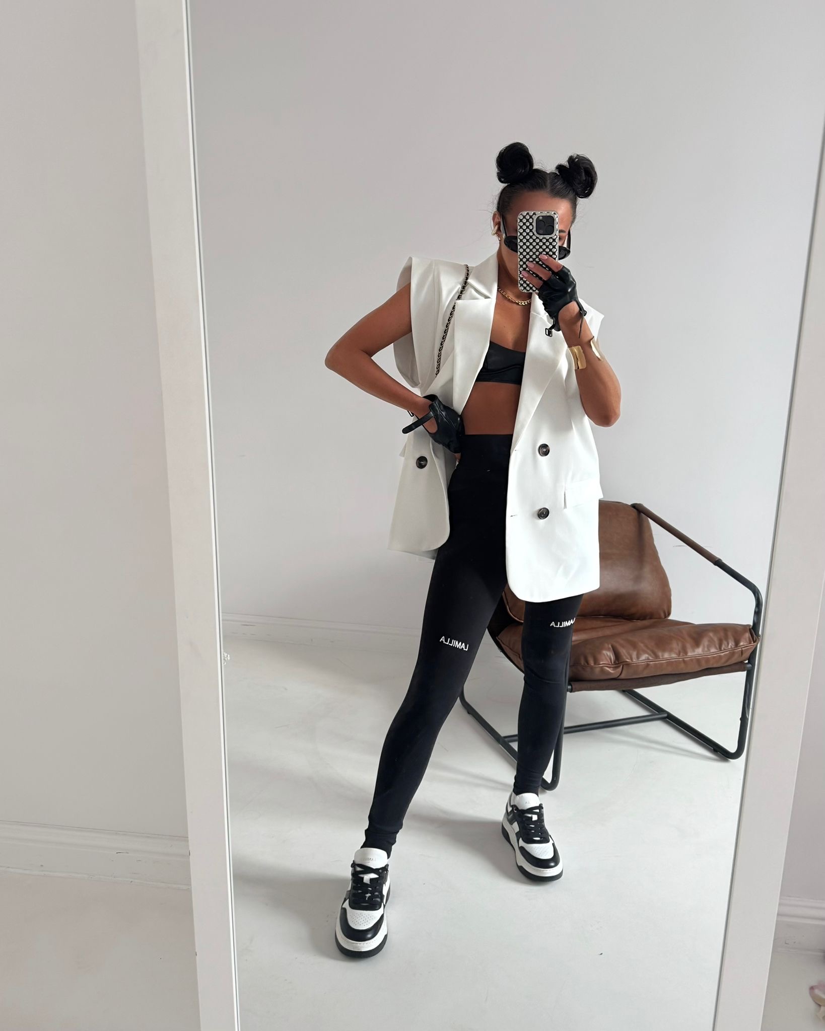 e998eca9-0aa8-4de3-bc65-4f4091dfc3a0